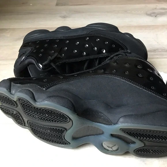 Cap & gown Jordan 13s 2019